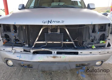 2005 Chevrolet Tahoe Z71 z USA, uszkodzony, nr VIN 1GNEK13T35R254954